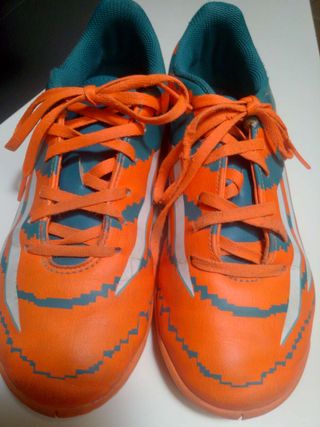 botes de messi