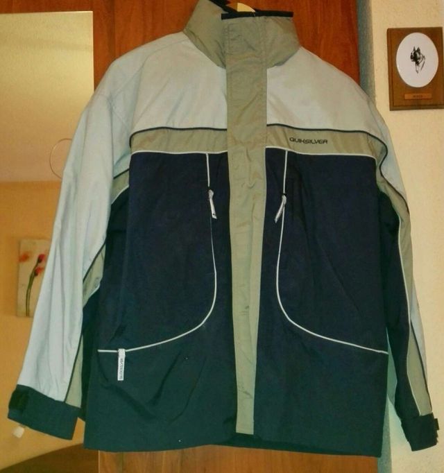 Oferta!!Cazadora Quiksilver talla M/L dos piezas