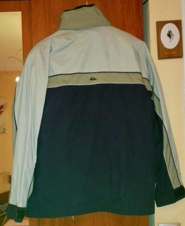 Oferta!!Cazadora Quiksilver talla M/L dos piezas