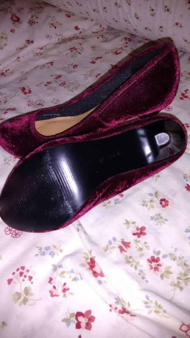 Zapatos color burdeos de BLANCO Nuevos!!