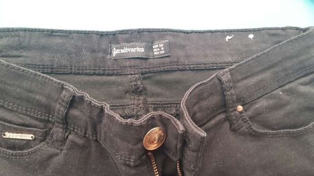 Pantalón negro Stradivarius
