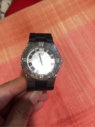 Reloj Guess negro de segunda mano en Barcelona en WALLAPOP guess cambiar pila reloj tapa presion