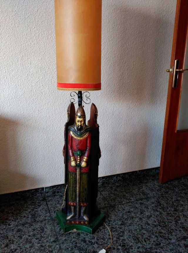 Lampara madera tallada 1960