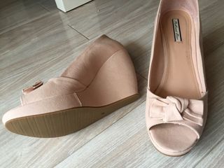 Zapato Cuña Pep Toe Color Nude \\/ Rosa Palo de segunda mano por 8 EUR en  Barrio Arroyo en WALLAPOP