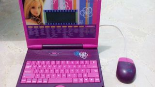 computadora de juguete de barbie