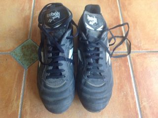 Botas Futbol Reebok de segunda mano por 10 EUR en Reus en WALLAPOP