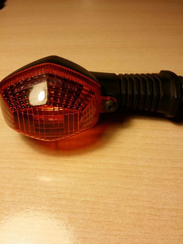 Intermitente vstrom atrás