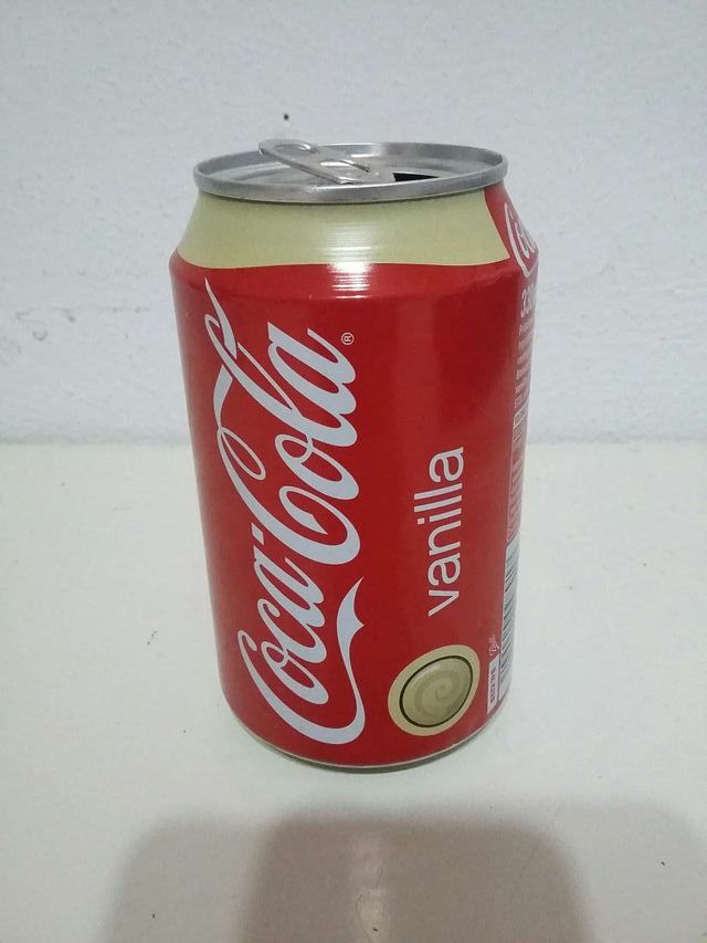 Botella botellín latas COCACOLA