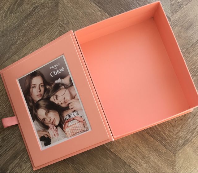 Surtido de cajas de marcas de lujo 