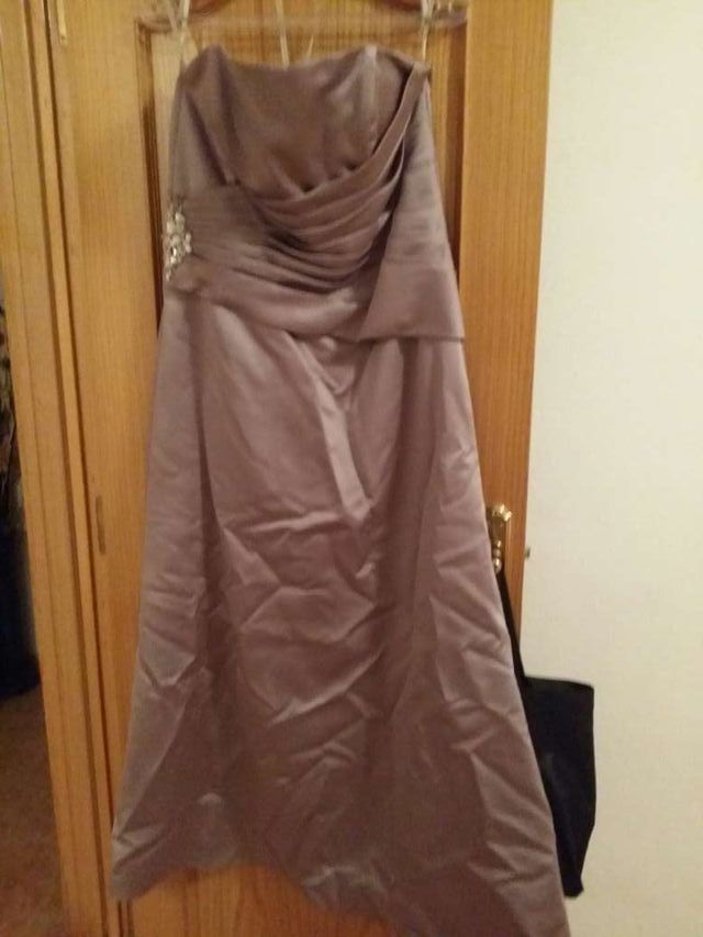Vestido ceremonia de segunda mano por 90 EUR en Terrassa en WALLAPOP