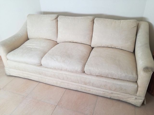 1 sofá Valenti 