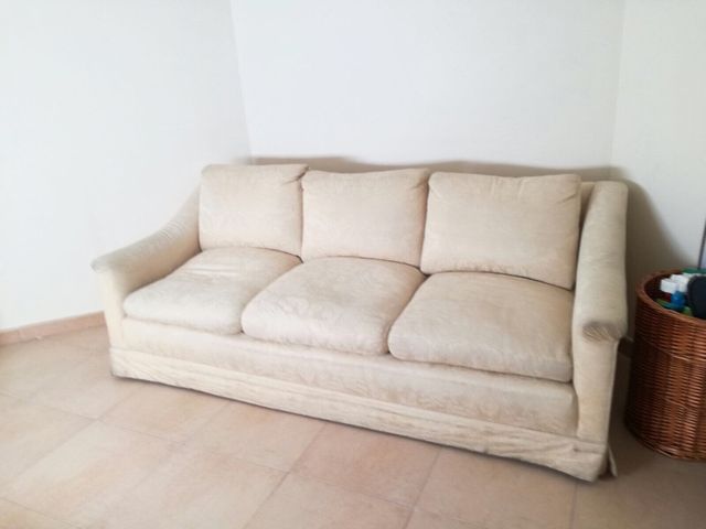 1 sofá Valenti 