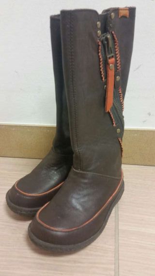 Botas Niña Camper Marrones n°23 Nuevas de segunda mano por 28 EUR en  Badalona en WALLAPOP