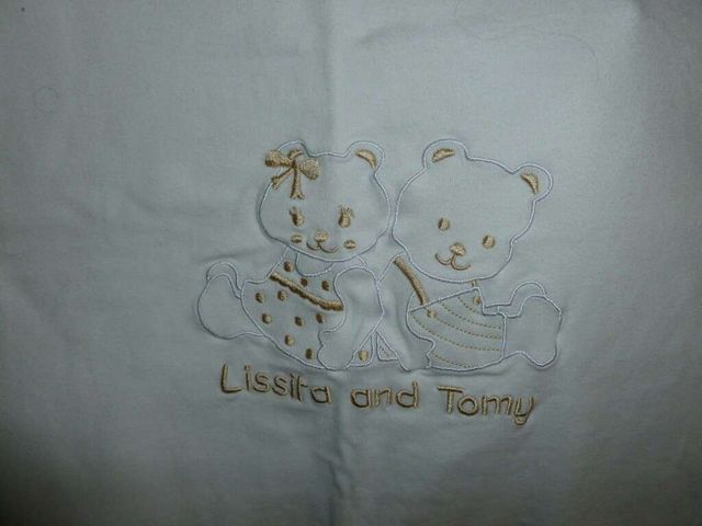 Manta bebé color beig. Marca MAYORAL