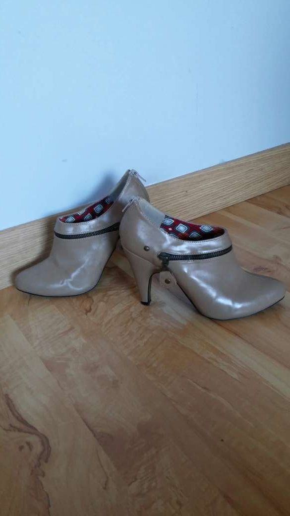 Botines beis Carolina Boix T.38