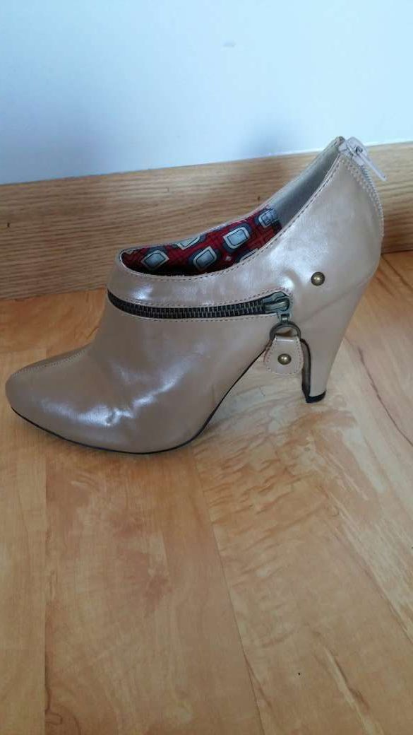 Botines beis Carolina Boix T.38