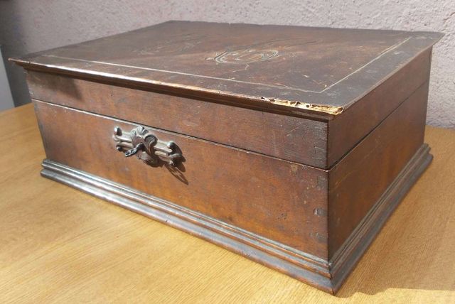 Caja del inicio siglo XIX, Estilo: Victoriano Tard