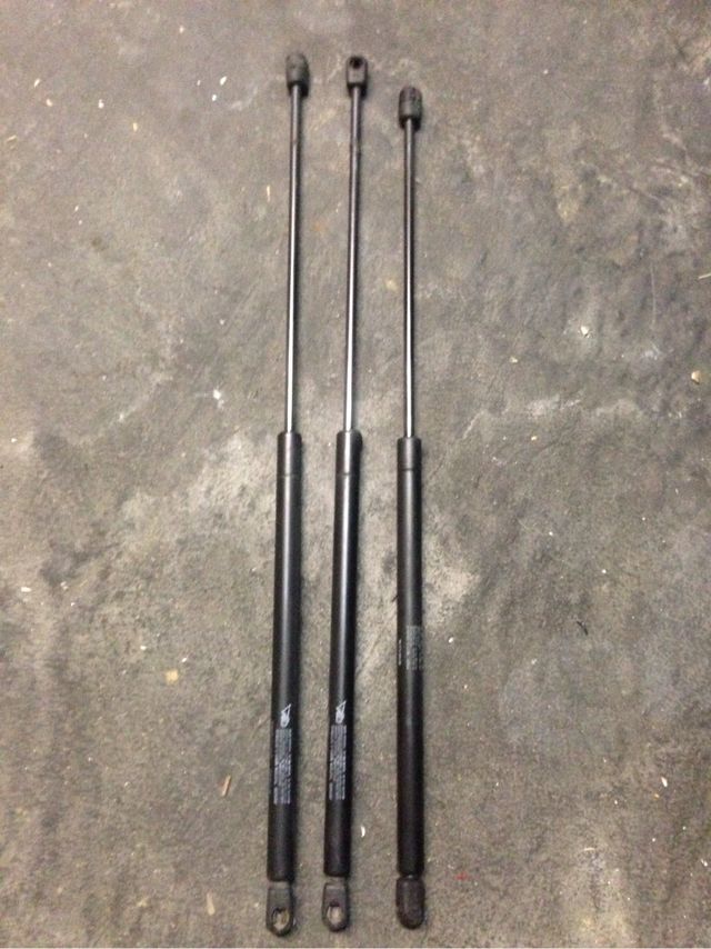 Resortes hidraulicos para capo y maletero