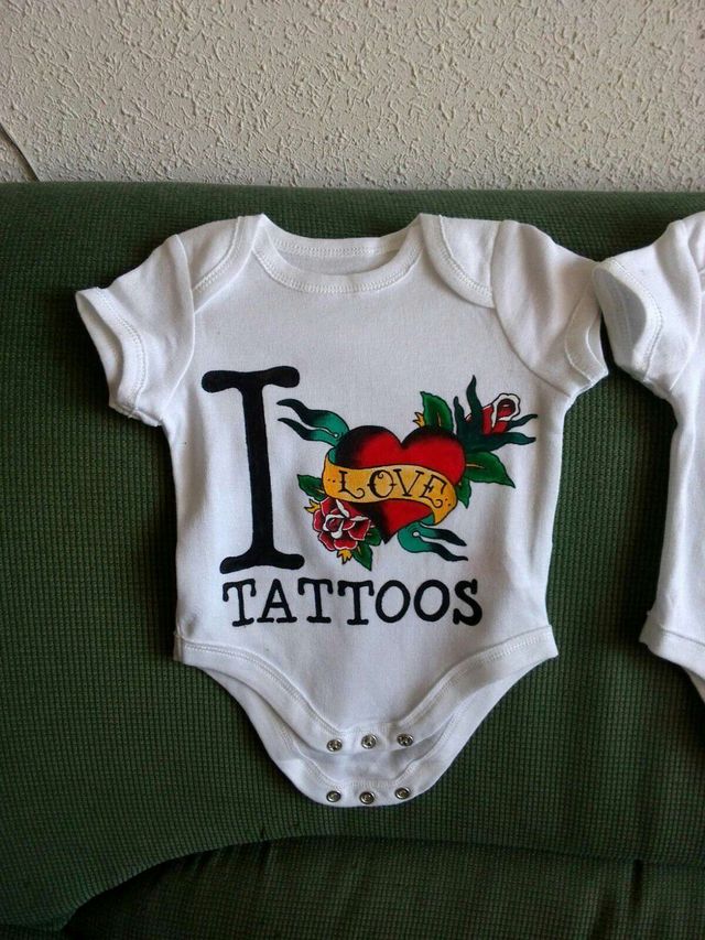 Pintamos a mano bodies,baberos,camisetas,