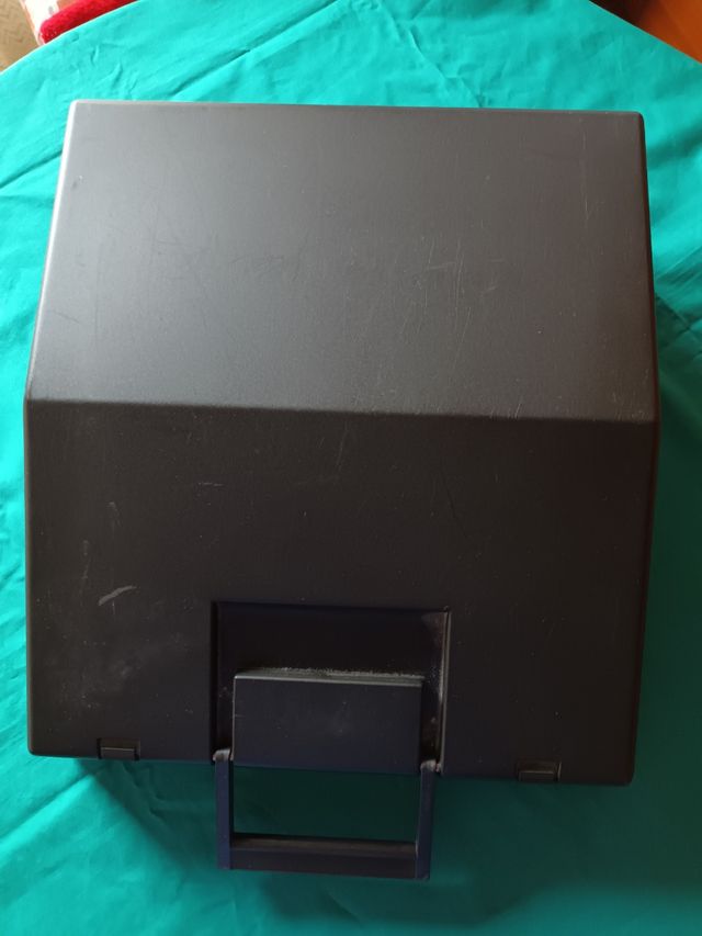 Máquina de escribir Olivetti Lettera 12