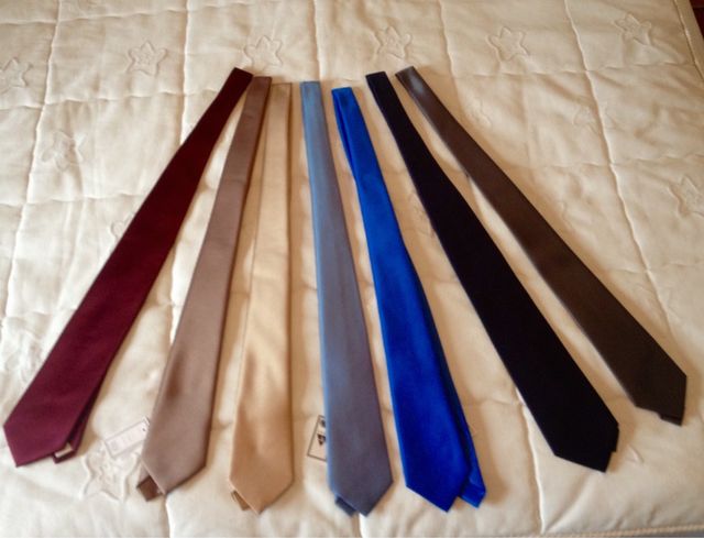 LOTE de 25 Corbatas Lisas sin estrenar