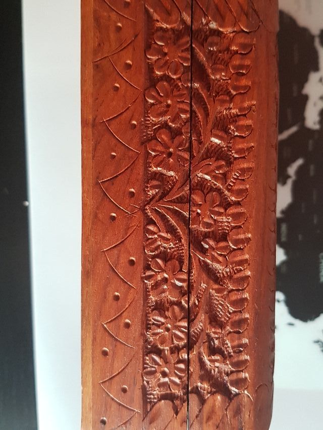 Baul madera tallada. 15x10cm