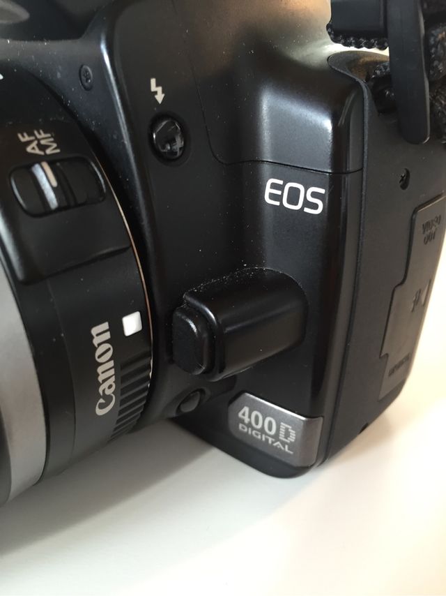 CAMARA REFLEX CANON EOS 400D