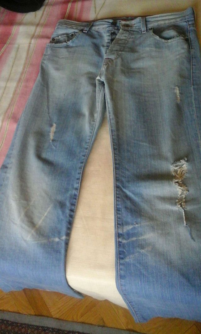 Pantalones vaqueros rotos marca sicko19