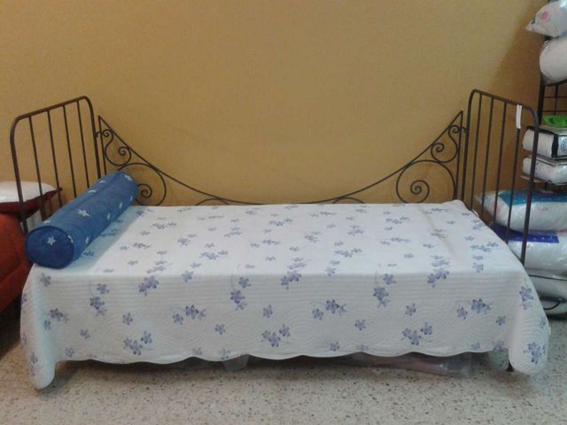 Cama  diván forja.