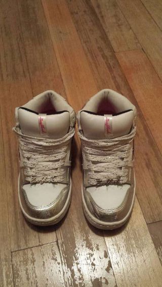 Playeras tipo bota de segunda mano por 14 EUR en Sanfuentes en WALLAPOP