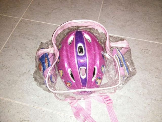 Casco Infantil DISNEY con Rodilleras y Coderas