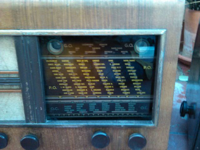 RADIO ANTIGUA VALVULAS DE MADERA OJO MAGICO 125 v.