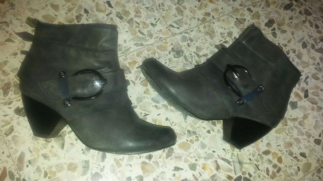 Botines grises