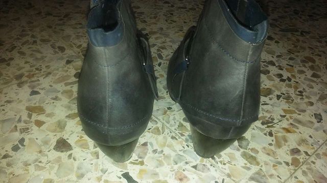 Botines grises
