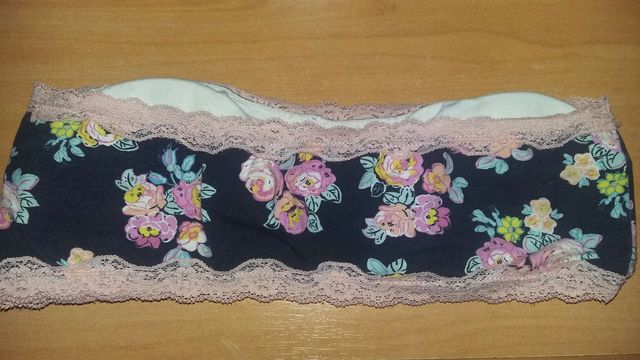 Top de flores azul marino , t. L