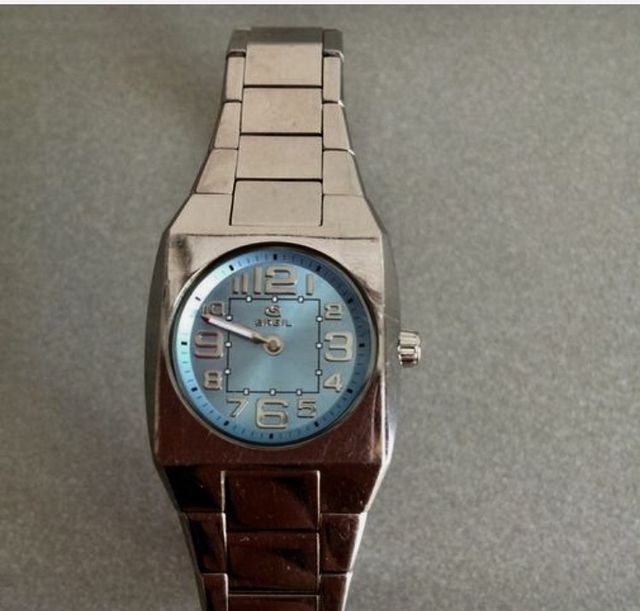 Reloj De Mujer De Esfera Azul - marca Breil