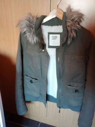 Abrigo Green Coast de segunda mano por 15 EUR en Ugena en WALLAPOP