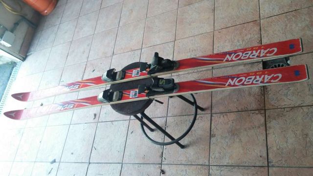 Esquis atomic carbon