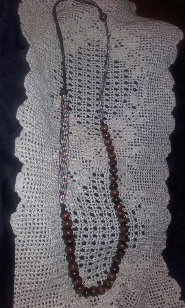 Collar artesanal madera y tela