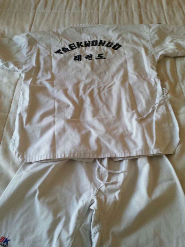 Traje de taewkondo talla 5/190 con proteccion de a