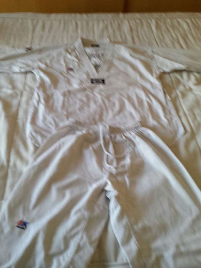 Traje de taewkondo talla 5/190 con proteccion de a