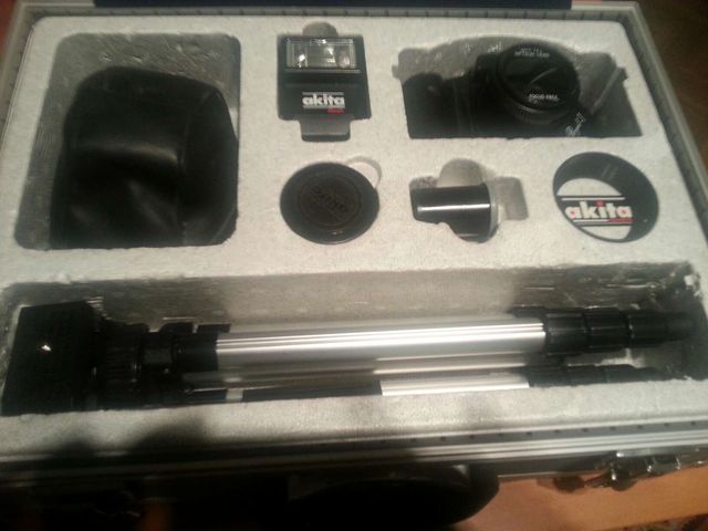 Fotocamera con treppiede