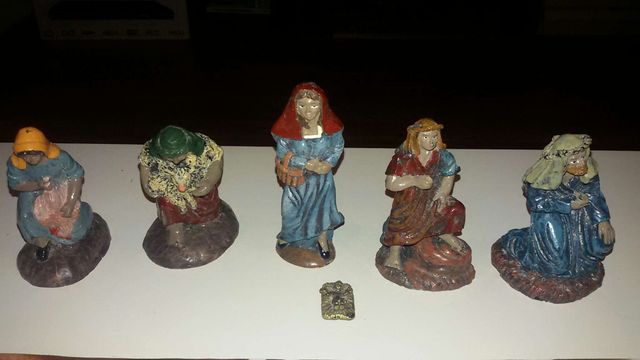 Figuras varias del belen de RESINA todas por 3.e