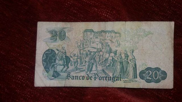 Billete de 20 escudos de Portugal año 1971.