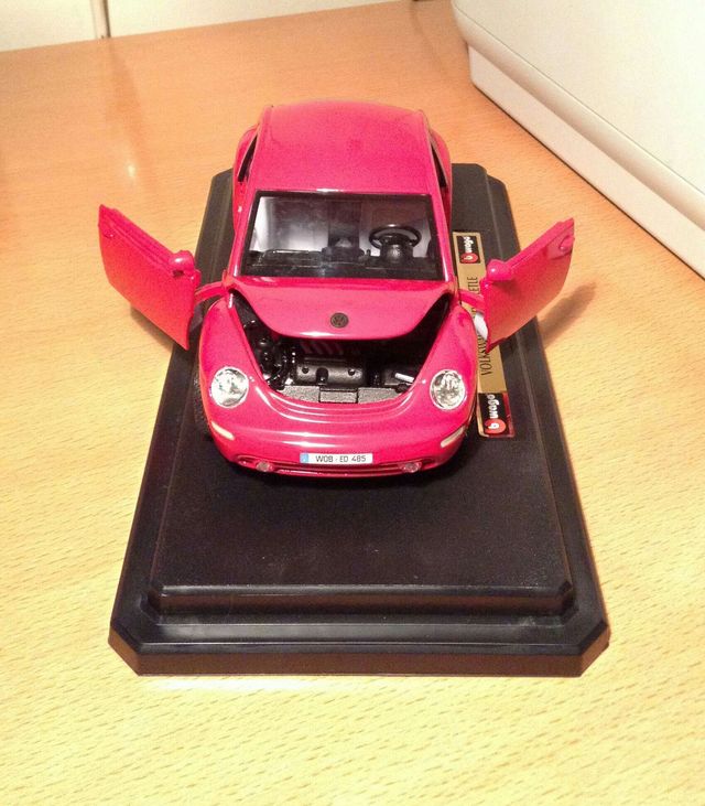 Bburago Bijoux Collection - VOLKSWAGEN NEW BEETLE.