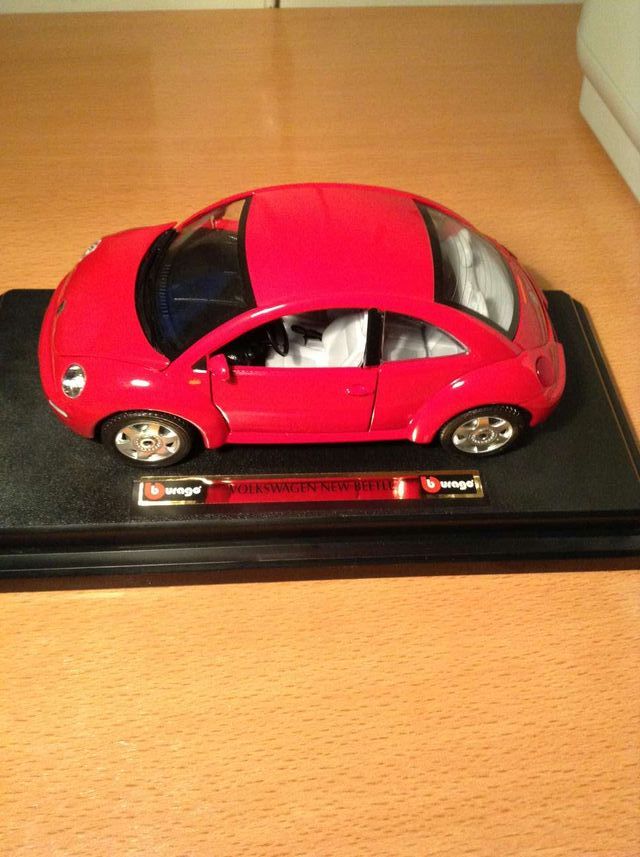 Bburago Bijoux Collection - VOLKSWAGEN NEW BEETLE.