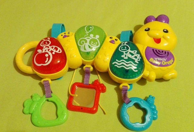 Oruga musical con sonido y luces