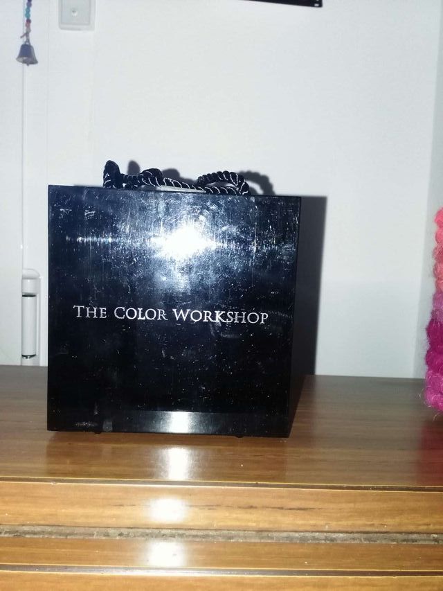 CAJA DE MAQUILLAJE. A ESTRENAR.