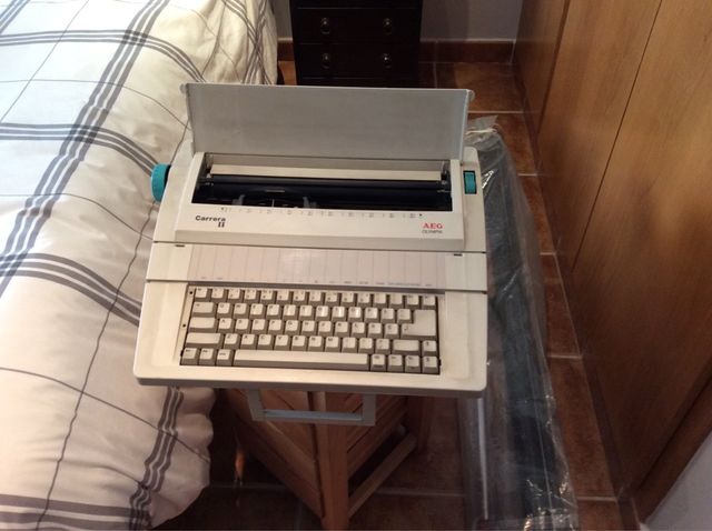 Maquina De Escribir Electrica