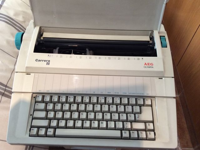 Maquina De Escribir Electrica